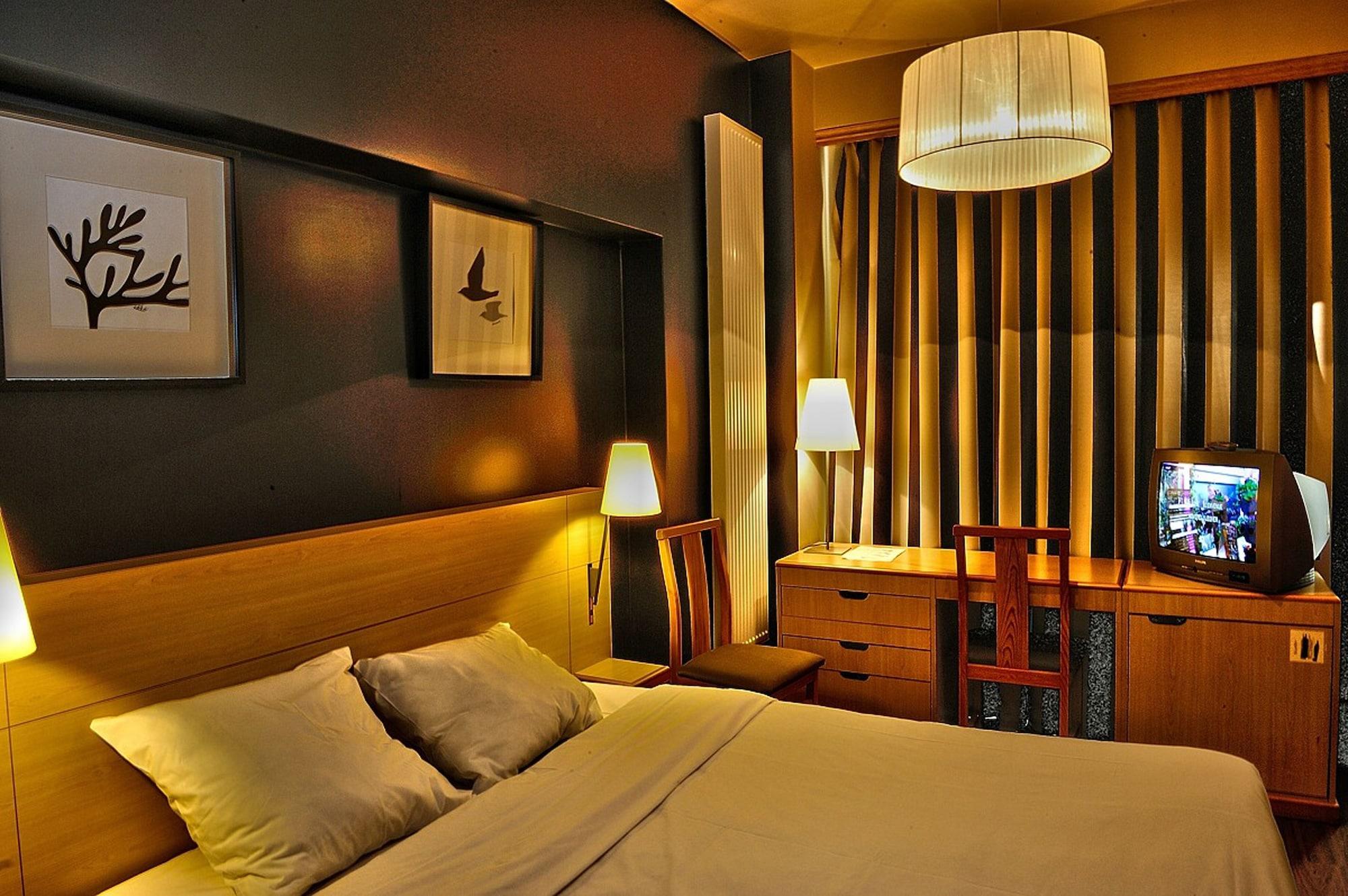 Hotel Aviation Saint-Gilles Eksteriør billede