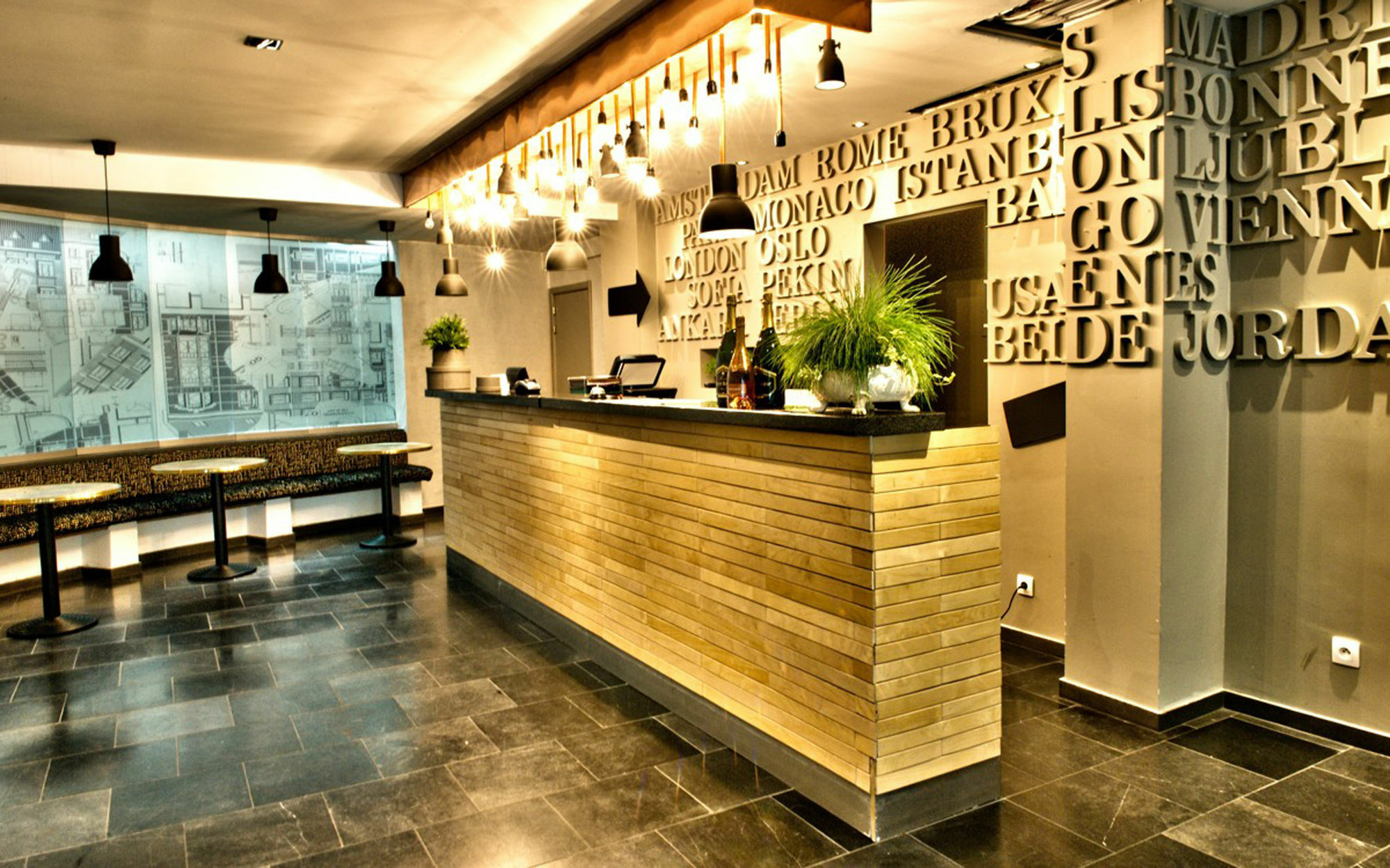 Hotel Aviation Saint-Gilles Eksteriør billede